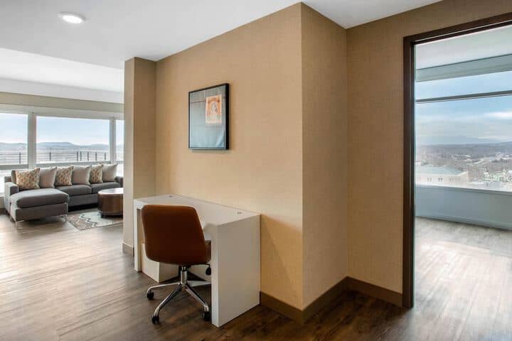 Room 42 of 99