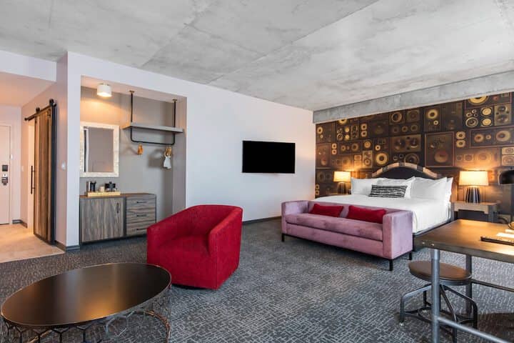 Room 40 of 83