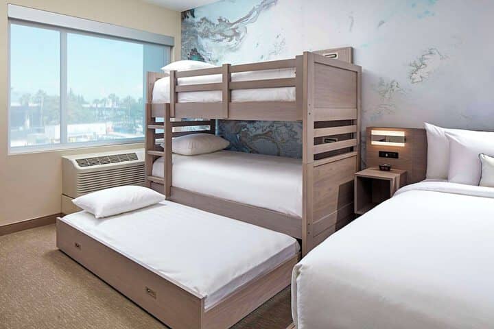 Room 19 of 52