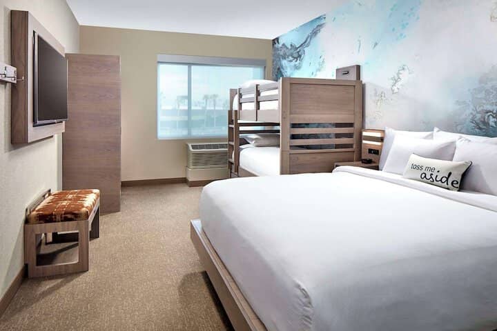 Room 18 of 52