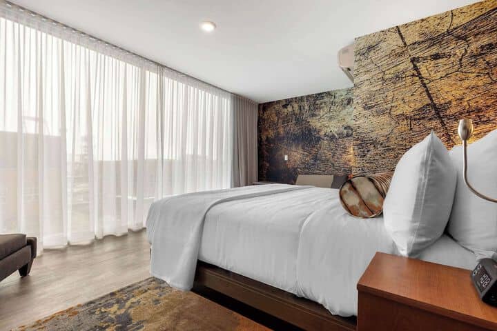 Room 8 of 47