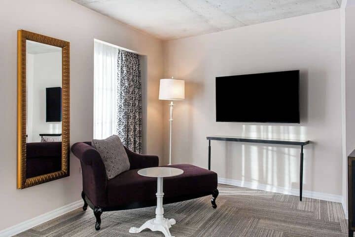 Room 13 of 51