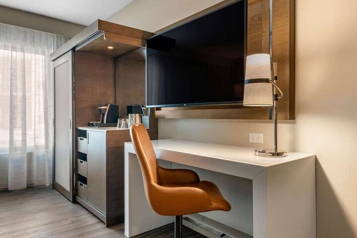 Room 7 of 62