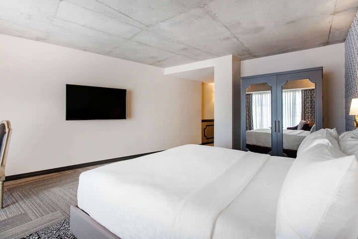 Room 14 of 51