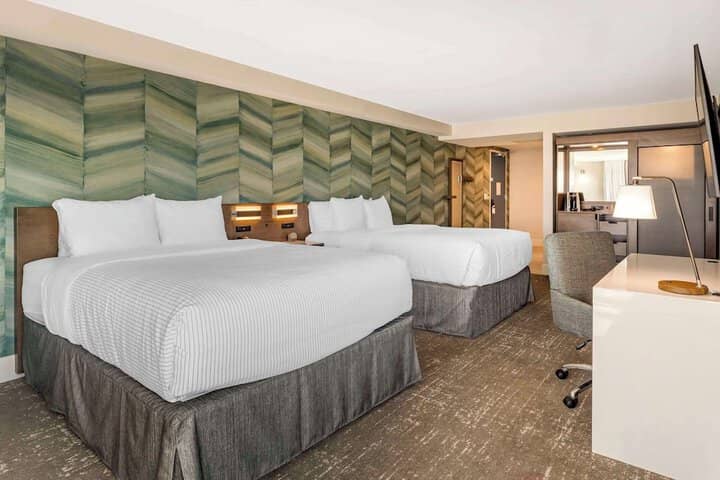 Room 34 of 89