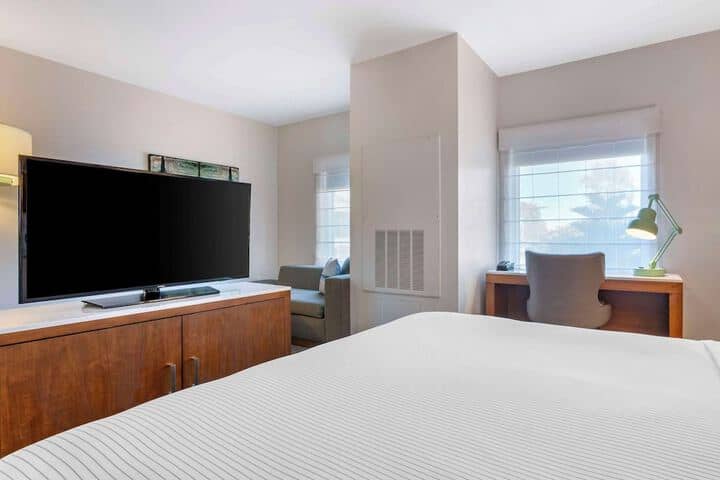 Room 8 of 92