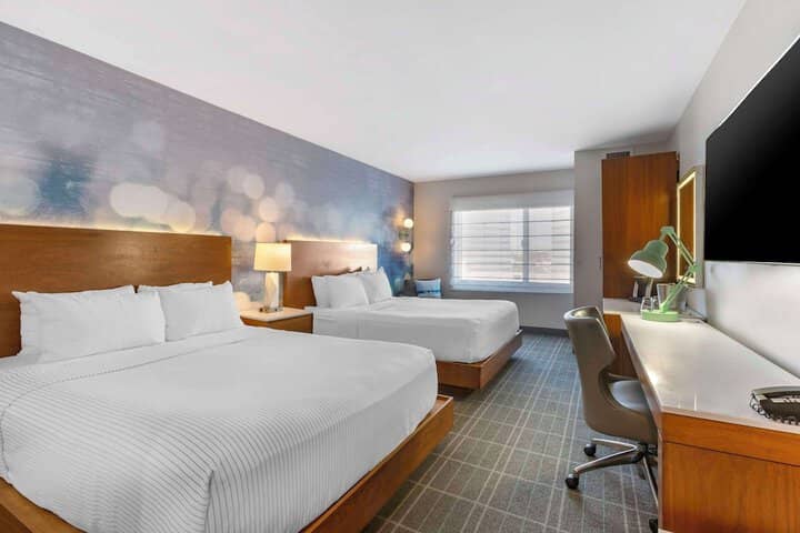 Room 10 of 92