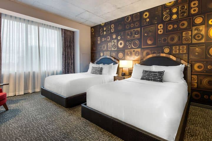 Room 16 of 83