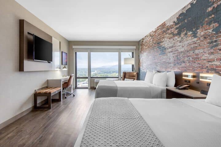 Room 20 of 99