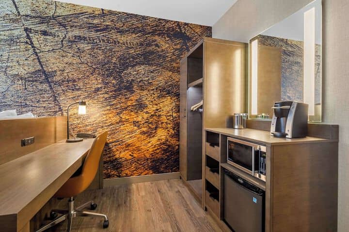 Room 10 of 47