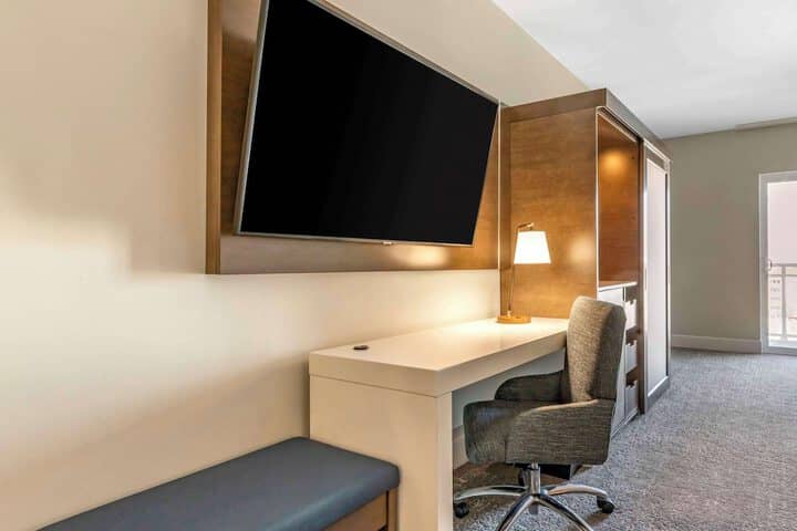 Room 42 of 89