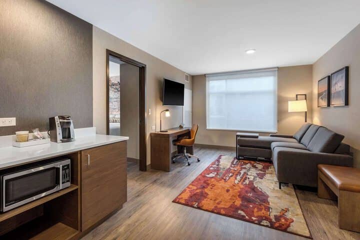 Room 17 of 47
