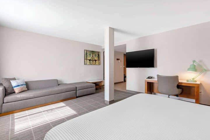 Room 34 of 92
