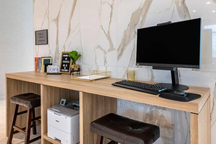 Business Center 54 of 62